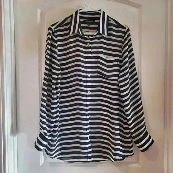 Banana Republic Women’s Navy/Cream Striped Poly Button Down Long Sleeve Shirt - Picture 2 of 11